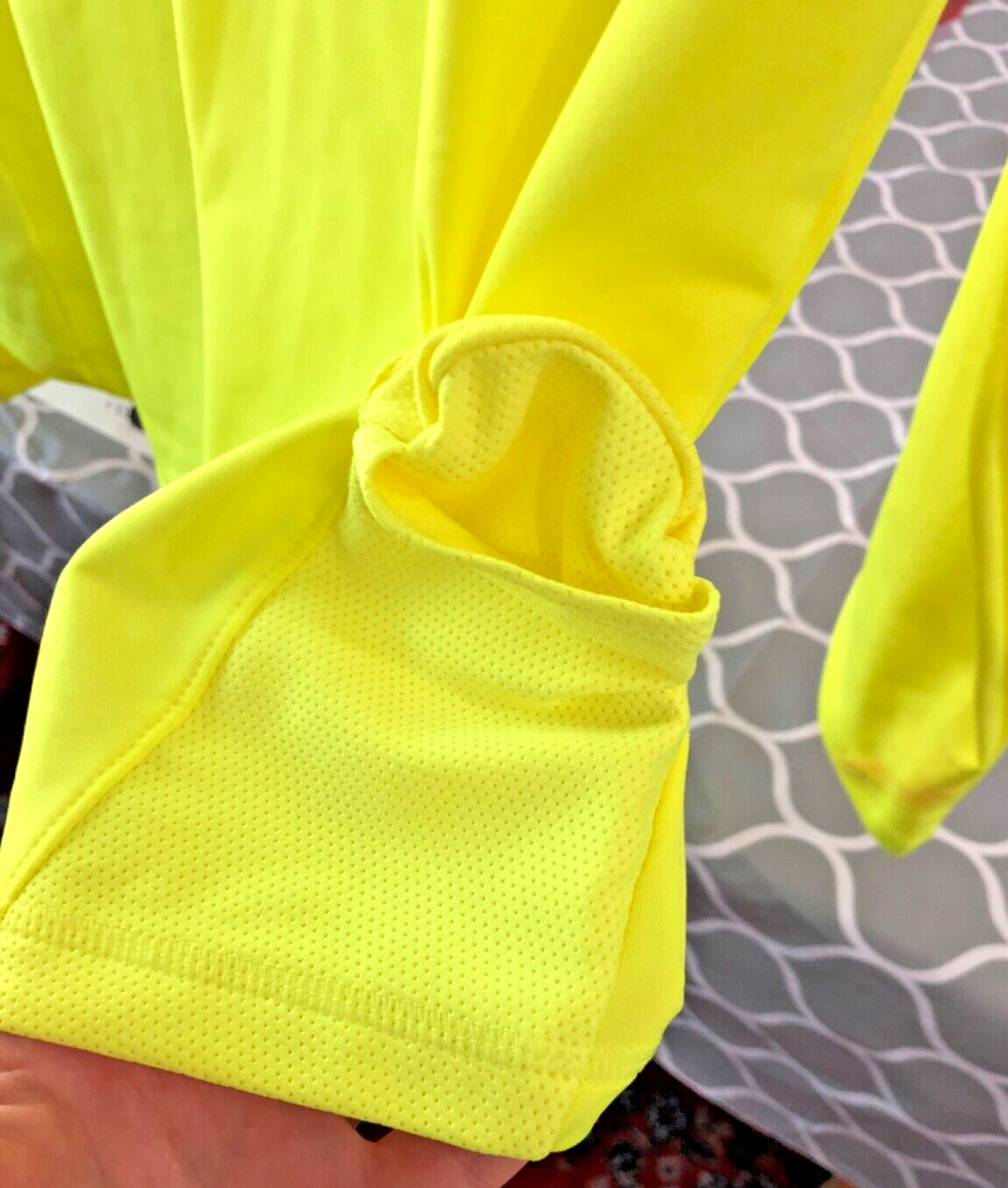 NEW Saucony XLarge Long Sleeve Running Cycling   1/4 Zip Legacy Yellow XL thumbnail 10