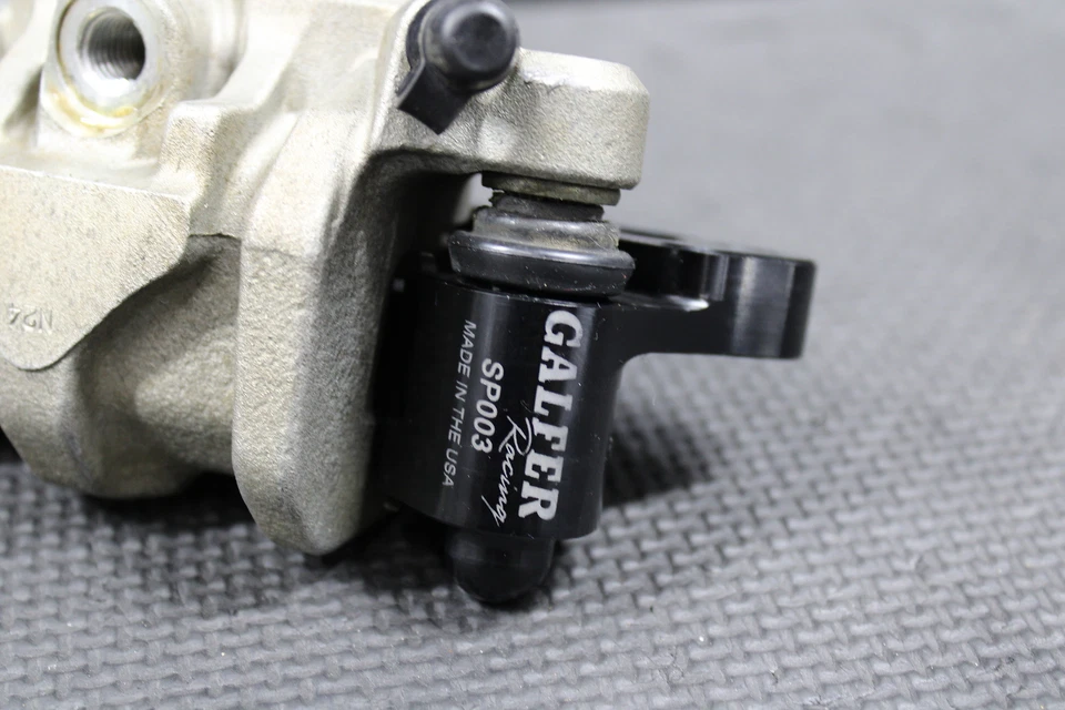 Honda CR125R CR250R 2002 OEM NISSIN PINZA DE FRENO DELANTERA GALFER 270 MM SP003 Foto 3 de 4