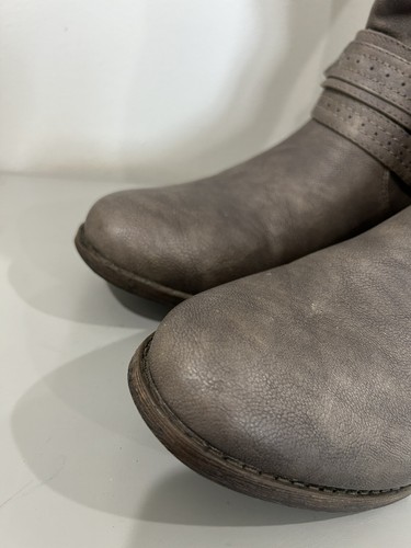 Madeline Girl Boots Women’s 6.5 M Knee High Tall Gray Zip Buy It Sandstone 53568 - Picture 8 of 13
