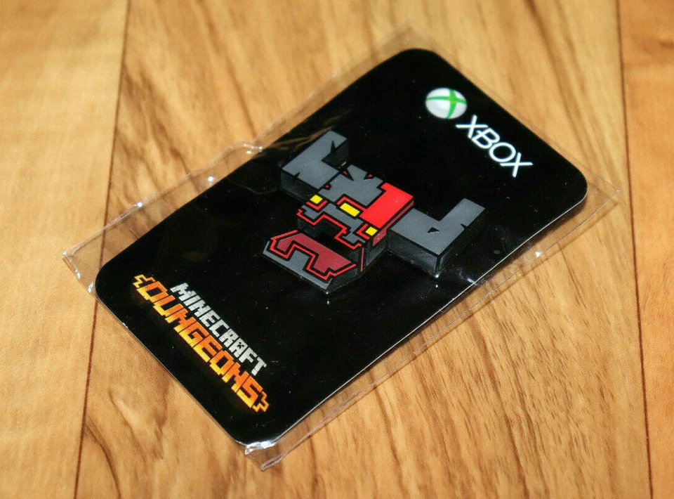 Minecraft Dungeons Promo Pin Badge Gamescom 2019 Nintendo Switch PS4 Xbox One - Image 4 of 4