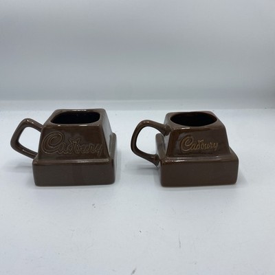 Cadbury heiße Schokolade Tassen Ostern Größen 1 Medium 1 x kleine quadratische Oberteile