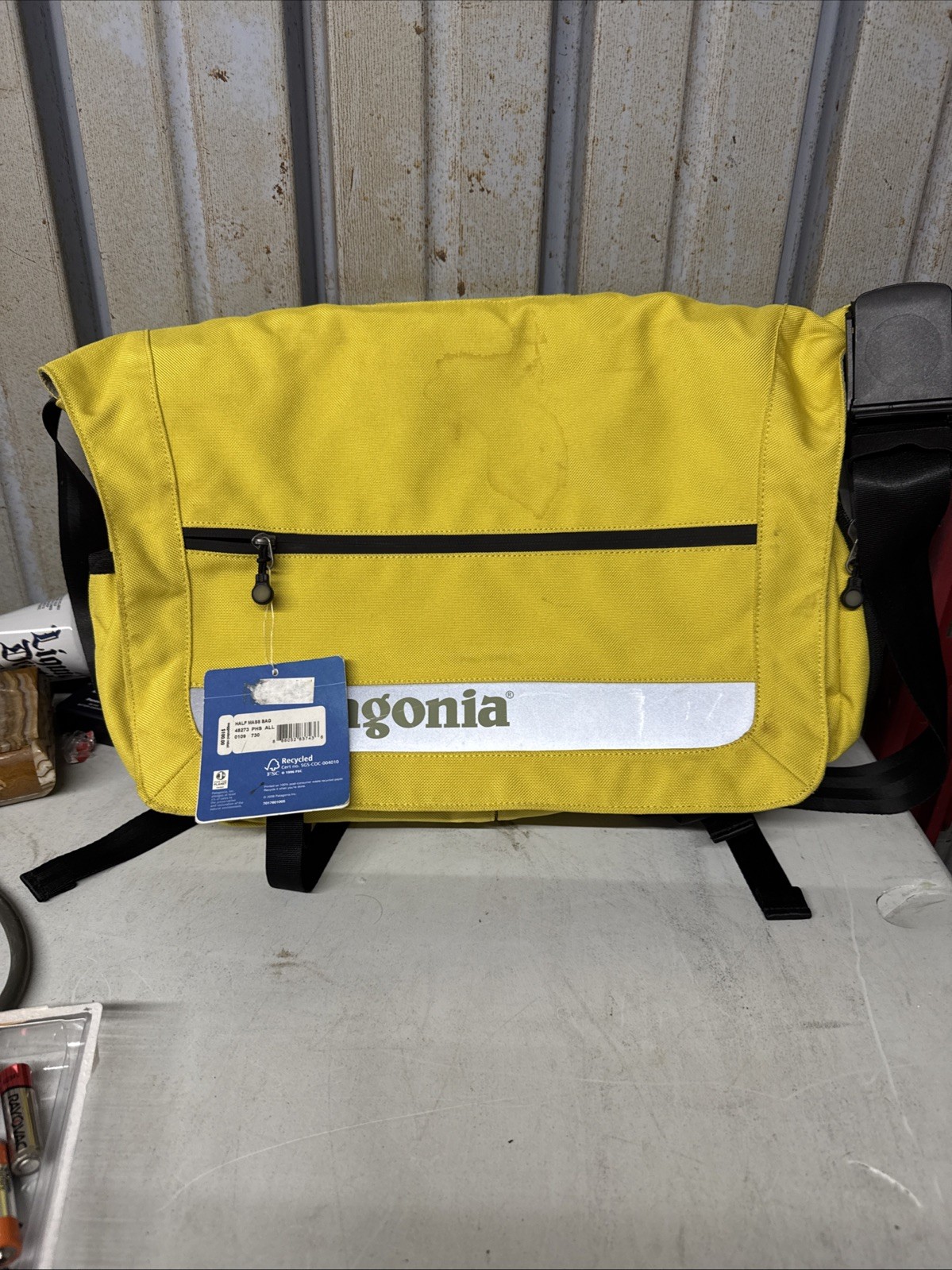 Patagonia Critical Mass Messenger Bag Large Capacity Yellow 