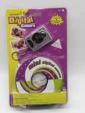 Smart Mini Digital Camera Keychain USB 16MB Ages 8 2002 New