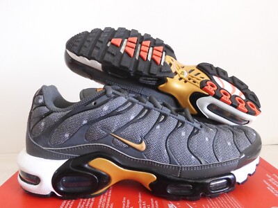 Nike Air Max Plus Se Iron Grey-Metallic Gold-Black Mens Sz 7.5 [DM7570-002]