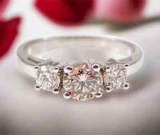 Anello di fidanzamento tre pietre moissanite taglio tondo 2,50 ct placcato oro bianco 14 carati