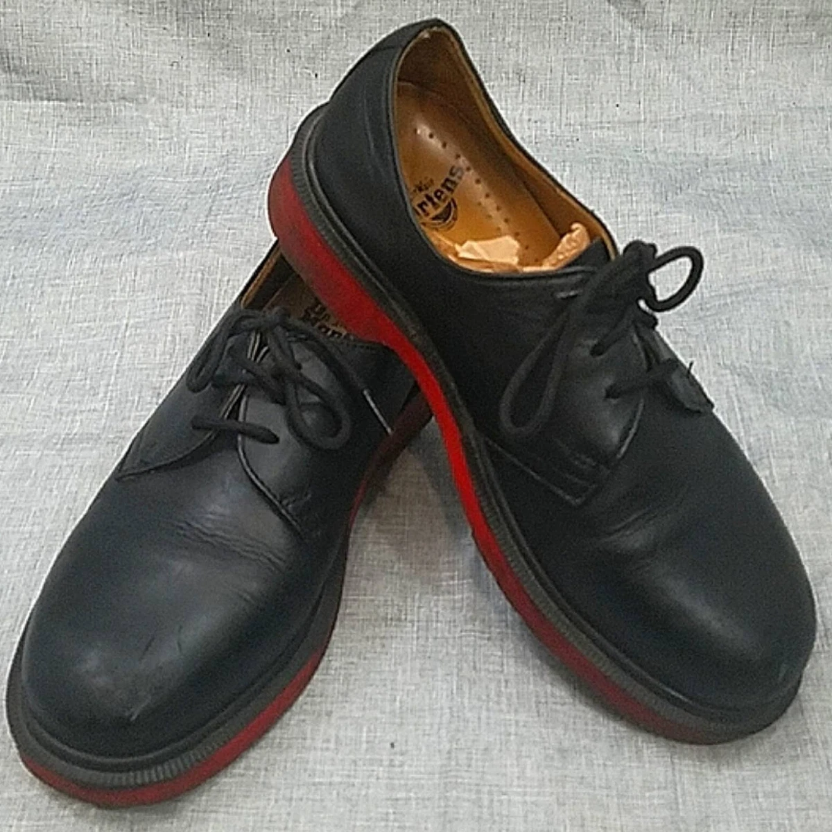 Two tone black/red oxford lace up shoes, bottom dipped in red sole