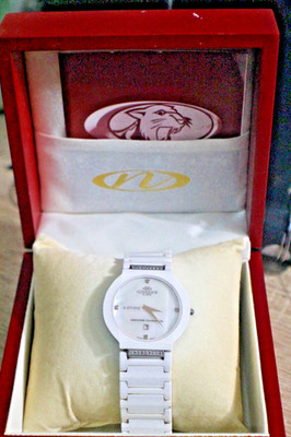 Exquisite ONISS Diamonds Ceramic Quartz Women's Watch 