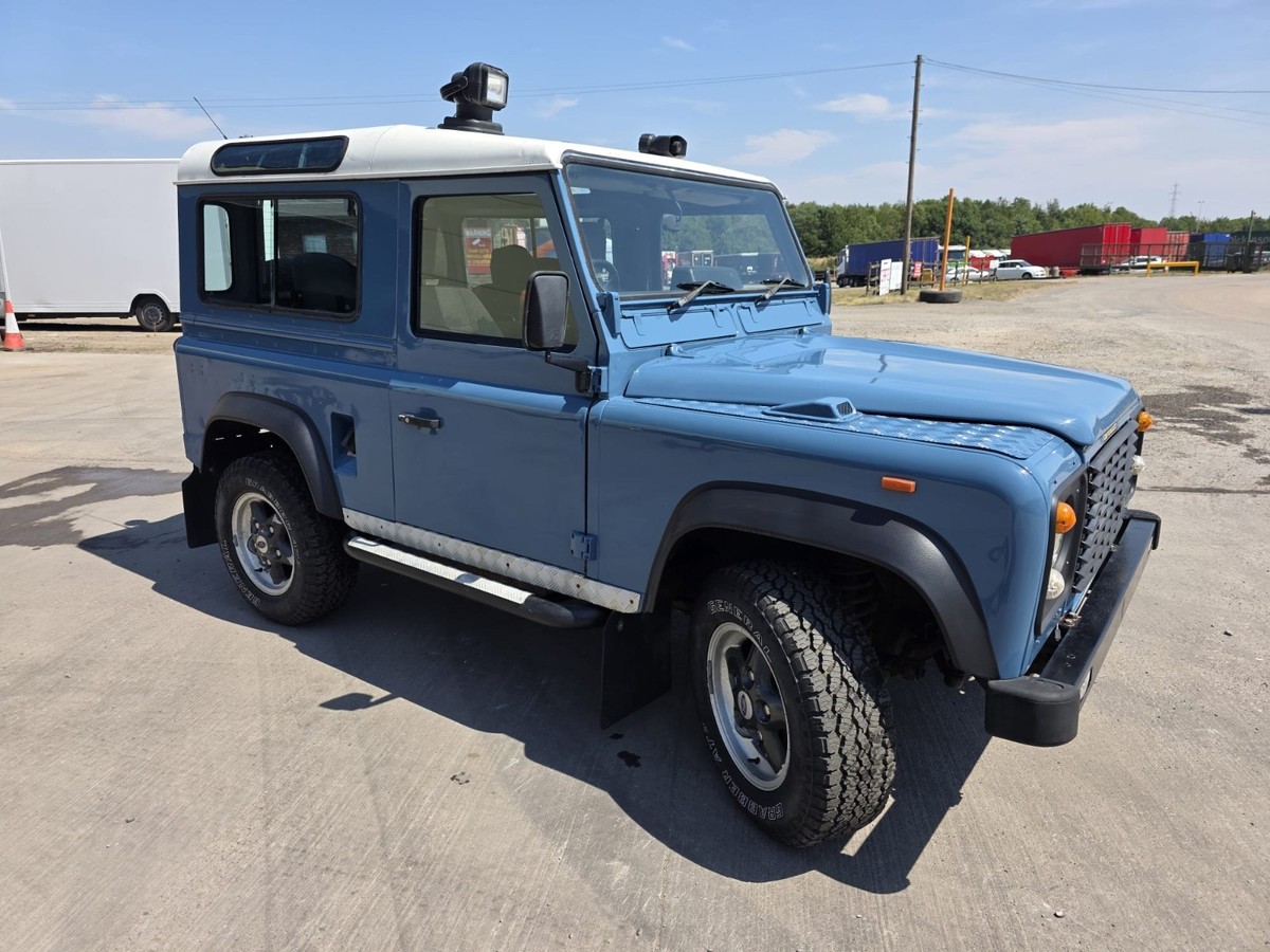 Land Rover Defender