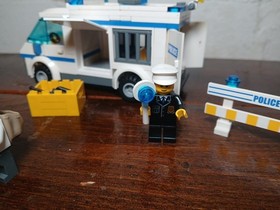 LEGO City: Prisoner Transport (7286) 100% Complete W/ Instructions Retired Set