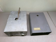 HONEYWELL R8182D1079 AQUASTAT PROTECTORELAY OIL BURNER CONTROL