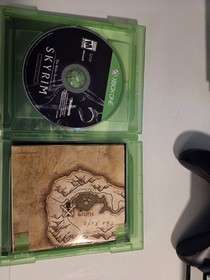 Xbox One Series S 1681 500 GB + 1TB Seagate Game Drive + 9 Games + Controllers