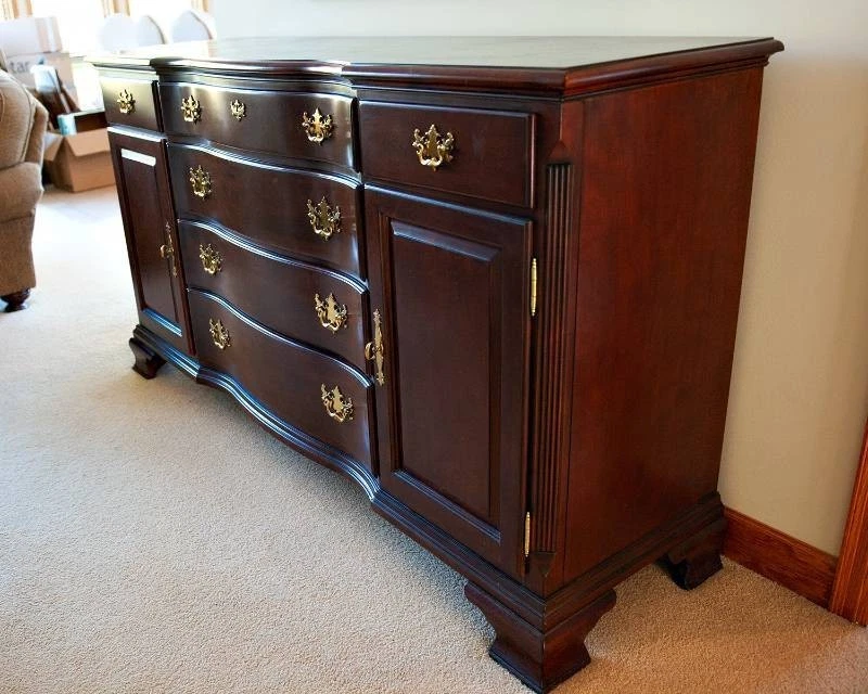 RARO descontinuado: Mesa buffet de madera maciza de cerezo Kincaid Carriage House 60-084 Foto 2 de 4