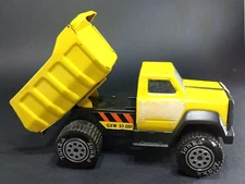 Vintage Tonka Dump Truck 814656-A Metal Steel Plastic GVW 33,001 Construction