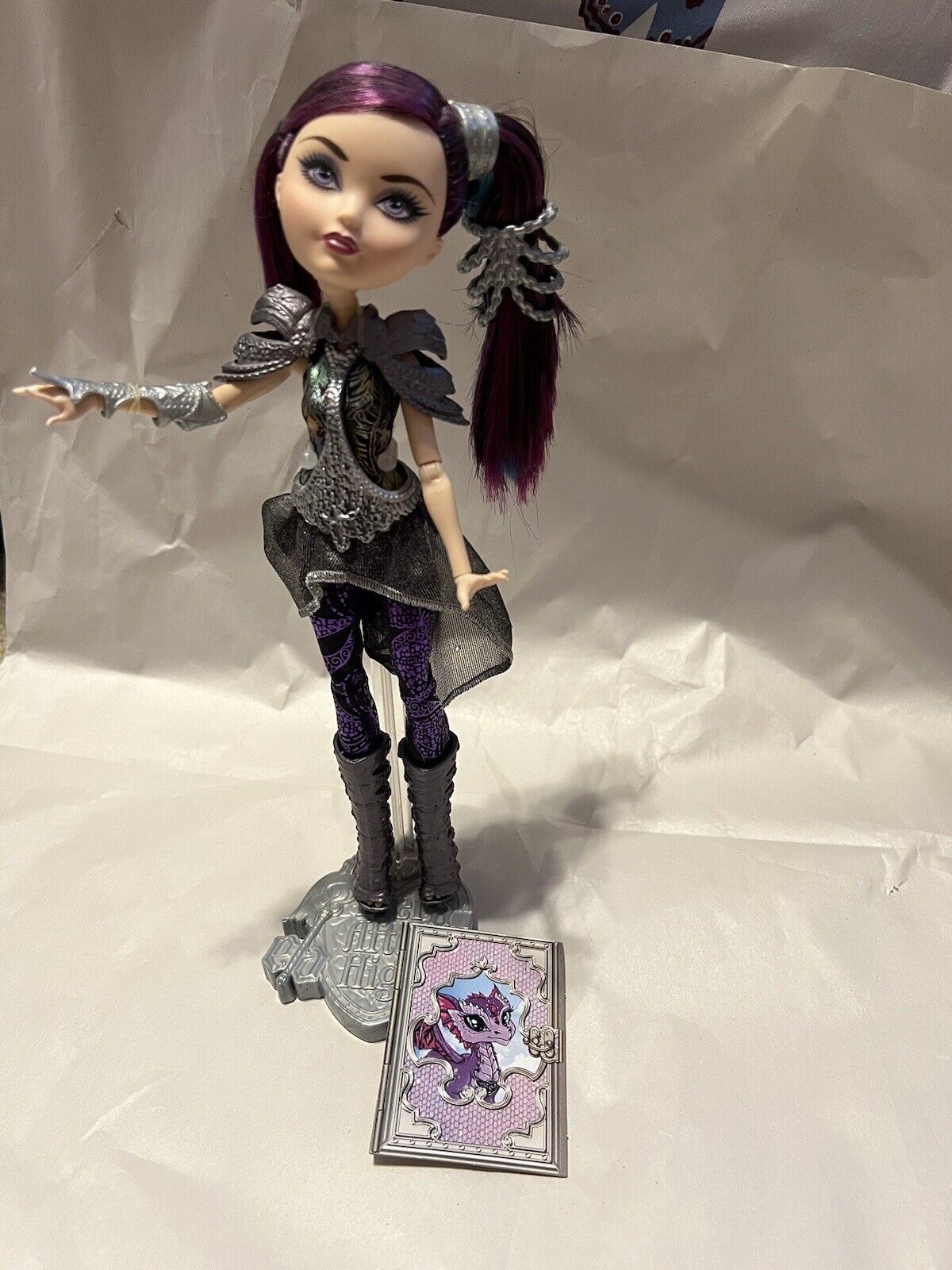 Boneca Ever After High - Jogos de Dragões - Raven Queen - Mattel