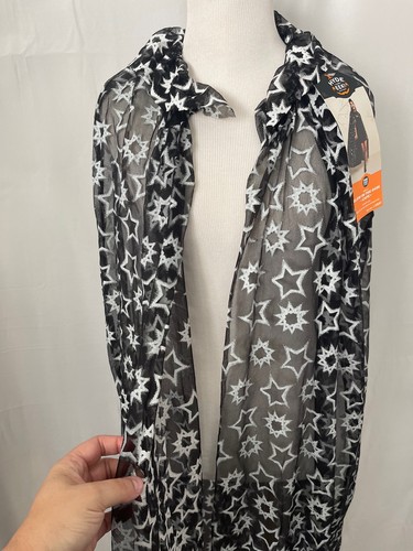 Hyde and Eek Glow-In-The Dark Black Starburst Shear Cape - Picture 3 of 10