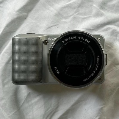Sony Alpha NEX-3 Silver 14.2MP 3'' HD Movie 3.8x Zoom w/ 16-50mm Lens