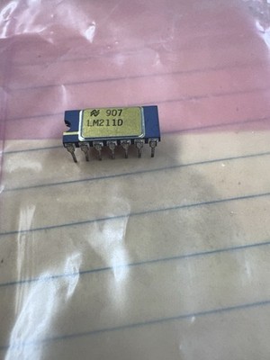 National Semiconductor LM211D Rare Vintage Gold Top - Leads show tarnish