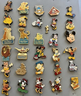 Konvolut 31 Pins Walt Disney Home Video - Disney Kino Mickey Donald DACKEL Vintage