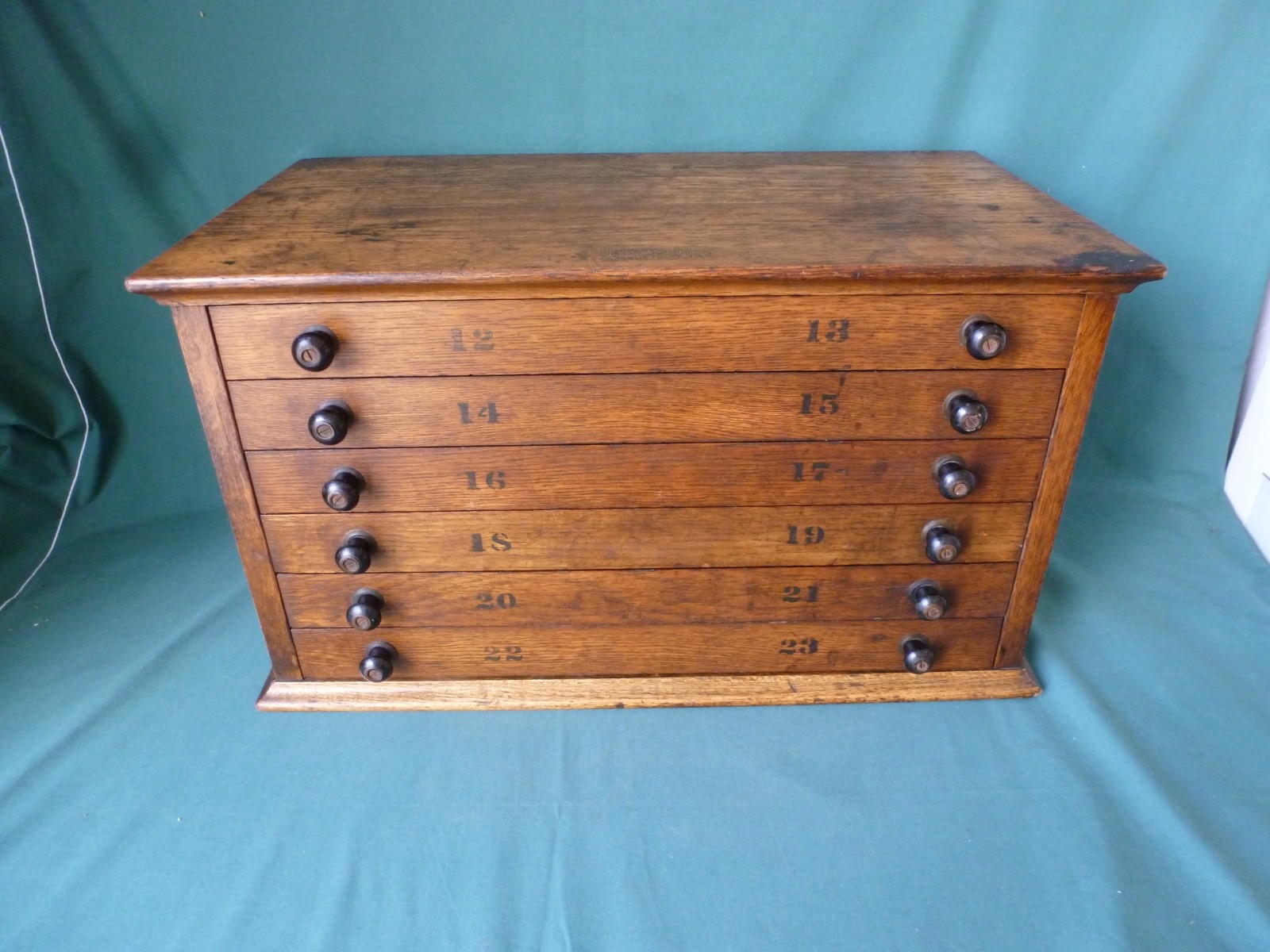 шкафы и шкафы Antique Solid Oak