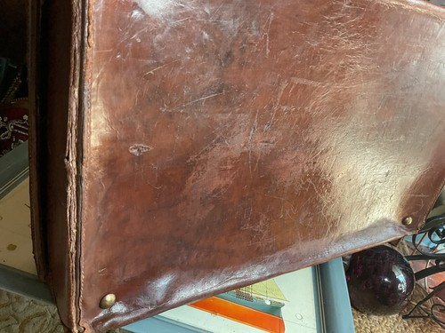 Antique Leather Suit Case ,well Used Condition,lots Of Character,check Wear. - Picture 20 of 24