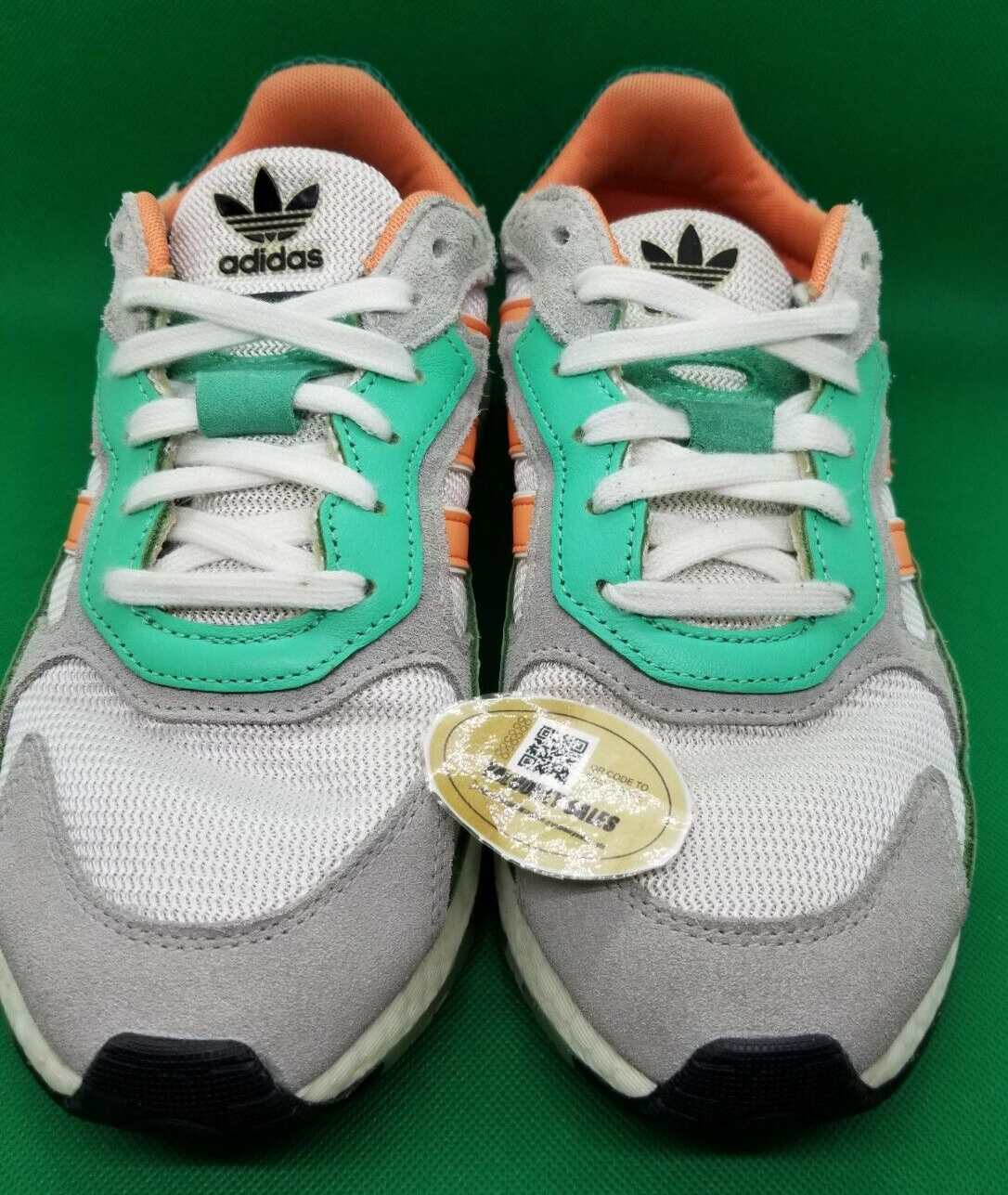 SAOLA Scarpe da ginnastica Adidas Tresc Run J da uomo taglia 7 bianche Bliss corallo EF7650 a righe usate in ottime condizioni