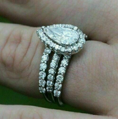 Trio Wedding Ring Set 3.Ct Pear Cut Moissanite 14k White Gold in Size 8.5 - Bild 1 von 4