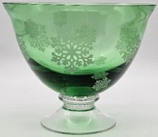 Vintage Holiday Candy Compote Green Glass Pedestal Dish With Snowflakes  5 3/4" 