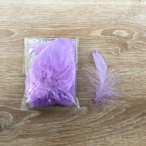 Packet of 50 Coloured Feathers - Large Selection of Colours Available - Picture 16 of 28