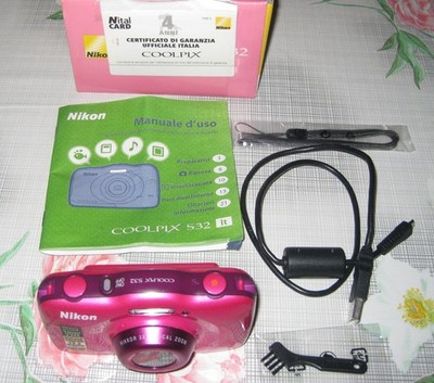 Nikon Coolpix S32 - 13,2 Megapixel Digital Unterwasserkamera Pink