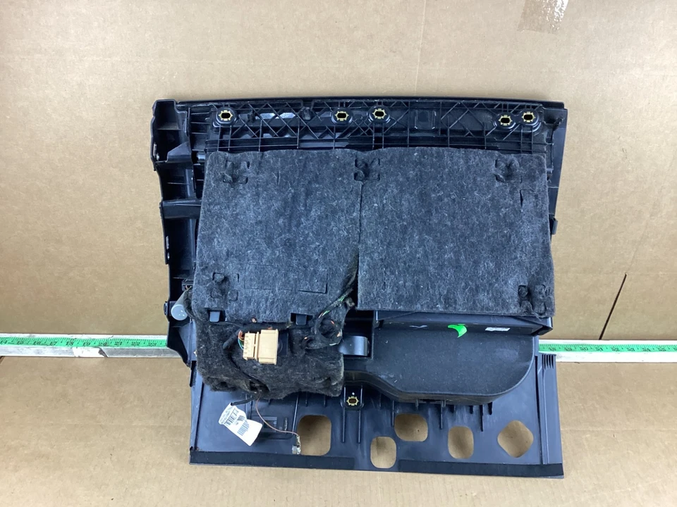 Audi A6 2013-2018 salpicadero guantera compartimento de almacenamiento Z02450004 OEM Foto 4 de 4