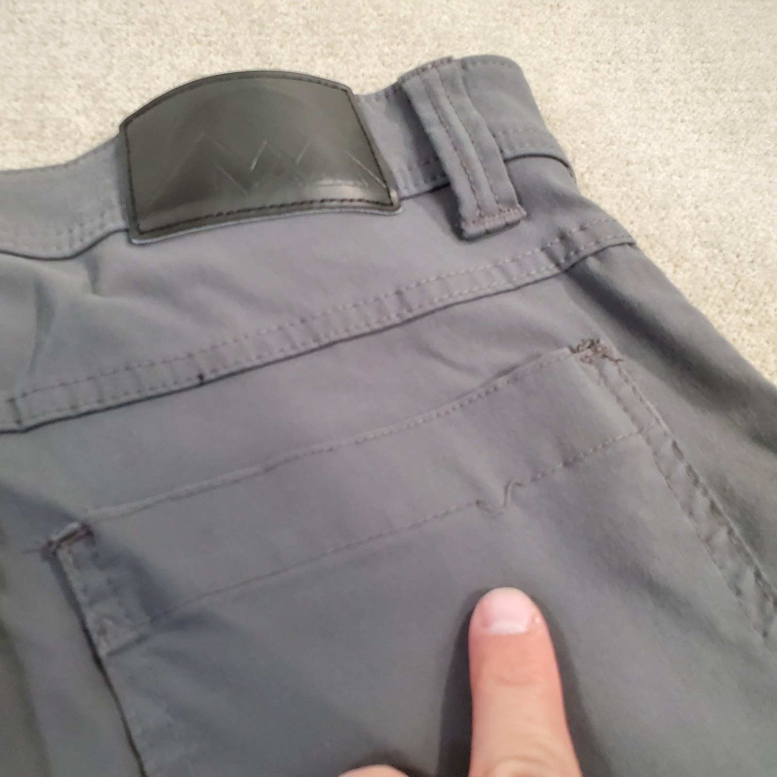 Wrangler ATG Pants Mens 32x32 Gray Hiking Lightweight Performance Stretch Tech *