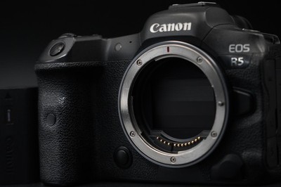 Canon EOS R5 Mirrorless Digital Camera US Duty Paid Excellent Condition 10629