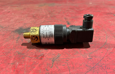 #ad NEW NO BOX BARKSDALE Hydraulic Pressure Sensor Switch 96211 BB4 S0473 $200.00