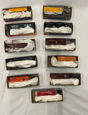 Roundhouse HO Freight Car Kits Lot of 11 Reefers Boxcars Cabooses Gondolas