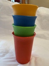 Tupperware Kids Bell Tumblers Cups 7-oz Set of 4 Primary Colors Blue Green Vtg