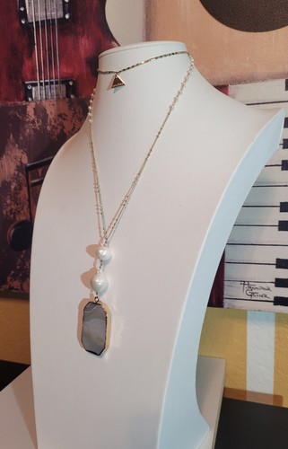 Extra Long Gold Trim Agate Pendant With Accent Pearls By Serefina 18" Drop... - Picture 1 of 9