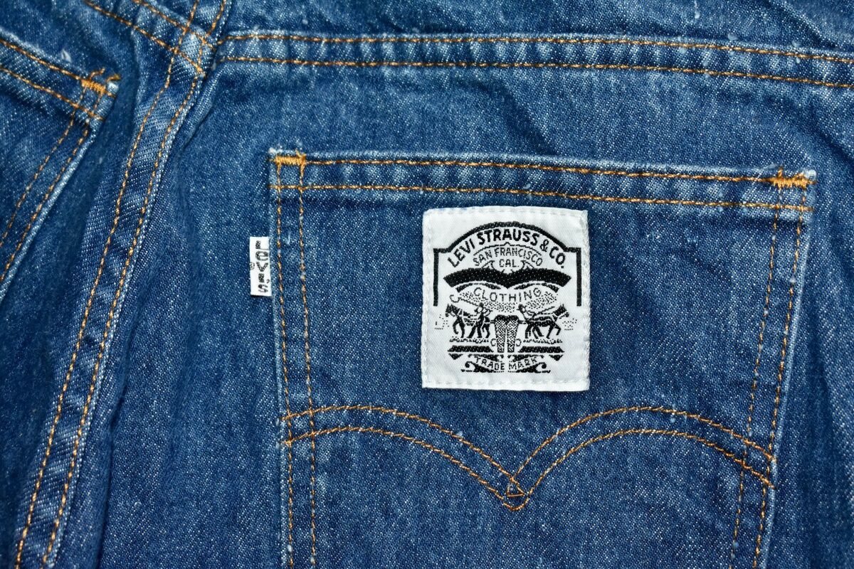 Vtg 70s LEVI'S 26068 White Tab Blue Denim High Waist Mom Vtg 70s LEVI'S 26068 White Tab Blue Denim High Waist Mom