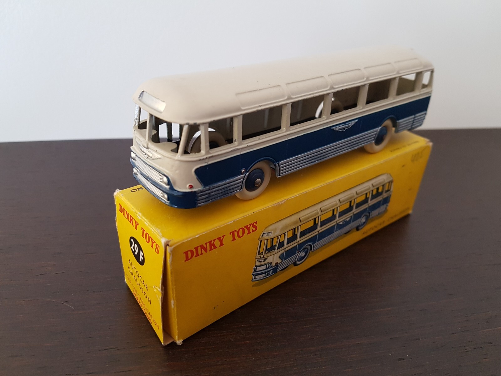 Dinky Toys Autocar Chausson 1956 - Référence 29F Rouge Avec Boîte D'origine, Occasion