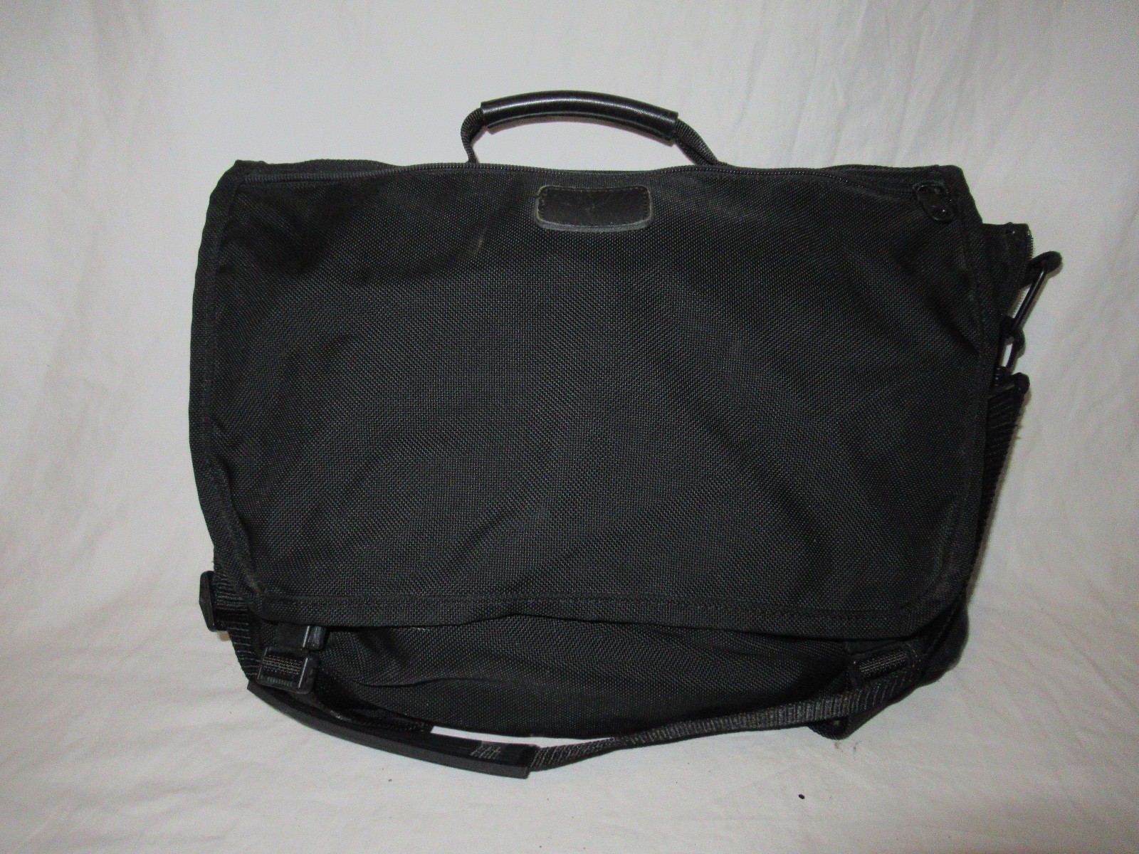 Tumi Messenger Bag Expandable Laptop Briefcase / Port… Gem
