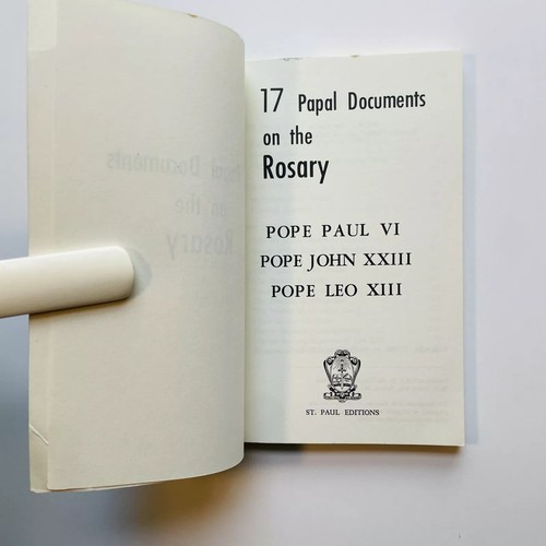 17 Papal Documents on the Rosary softcover by Pope Paul VI, John XXIII, Leo xIII - Picture 9 of 13