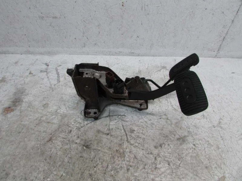 2007-2011 Nissan Versa A/T acelerador de pé acelerador a gás pedal de freio alavanca fabricante de equipamento original  - Imagem 2 de 4