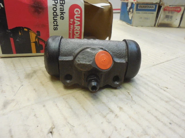 Cilindro de rueda de freno de tambor trasero izquierdo Mercury Montego 73 28-73620 G210 Foto 2 de 4