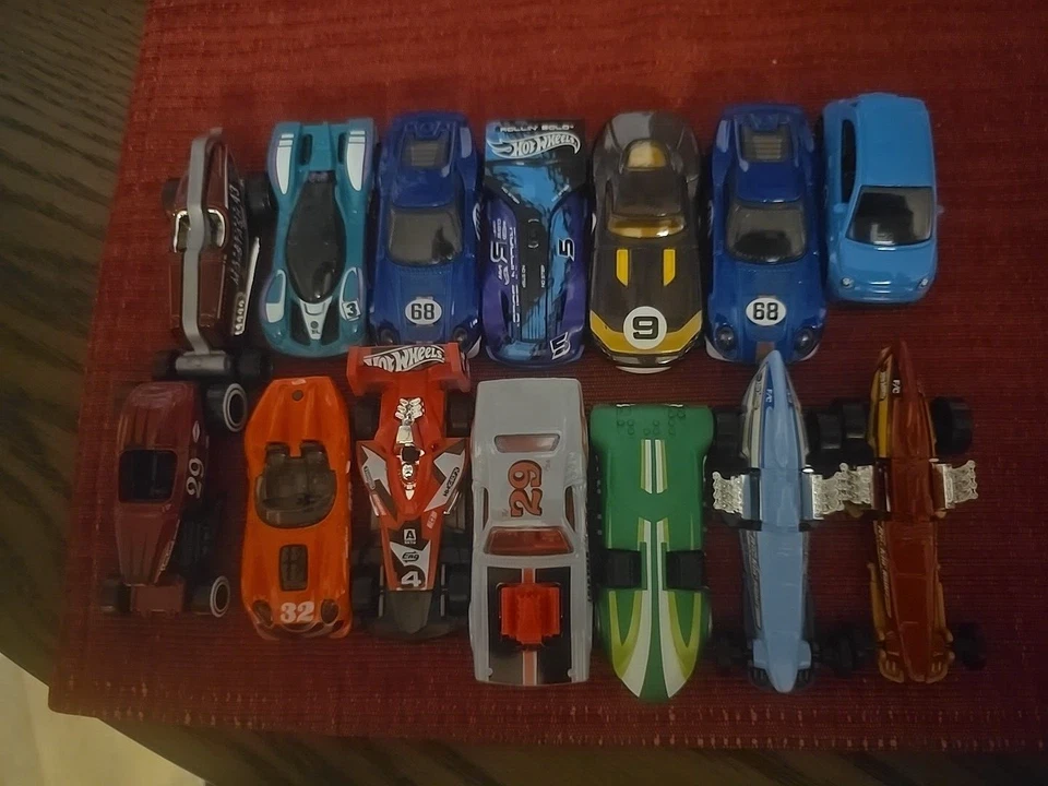 2024 Mixed Loose Hot Wheels Lot 21 Cars...New - Image 2 of 4