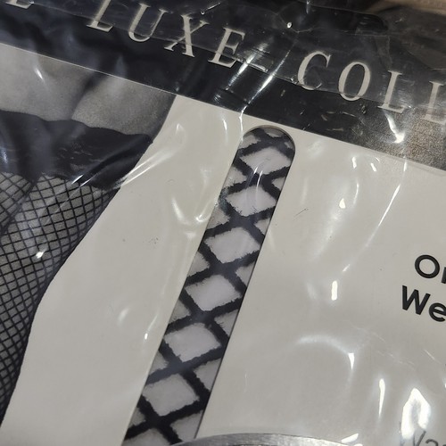 One Pair Black Thigh High Fishnet Stockings The Luxe Collection Legwear - Picture 6 of 6