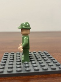 LEGO Russian Guard 1 minifigure 7626 7628 7627 Indiana Jones