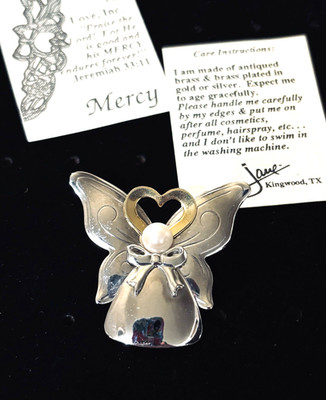 Signed JANE DAVIS AOL 1994 ANGEL w/ Wings Two Tone Brooch Pin Faux Pearl 1.5''