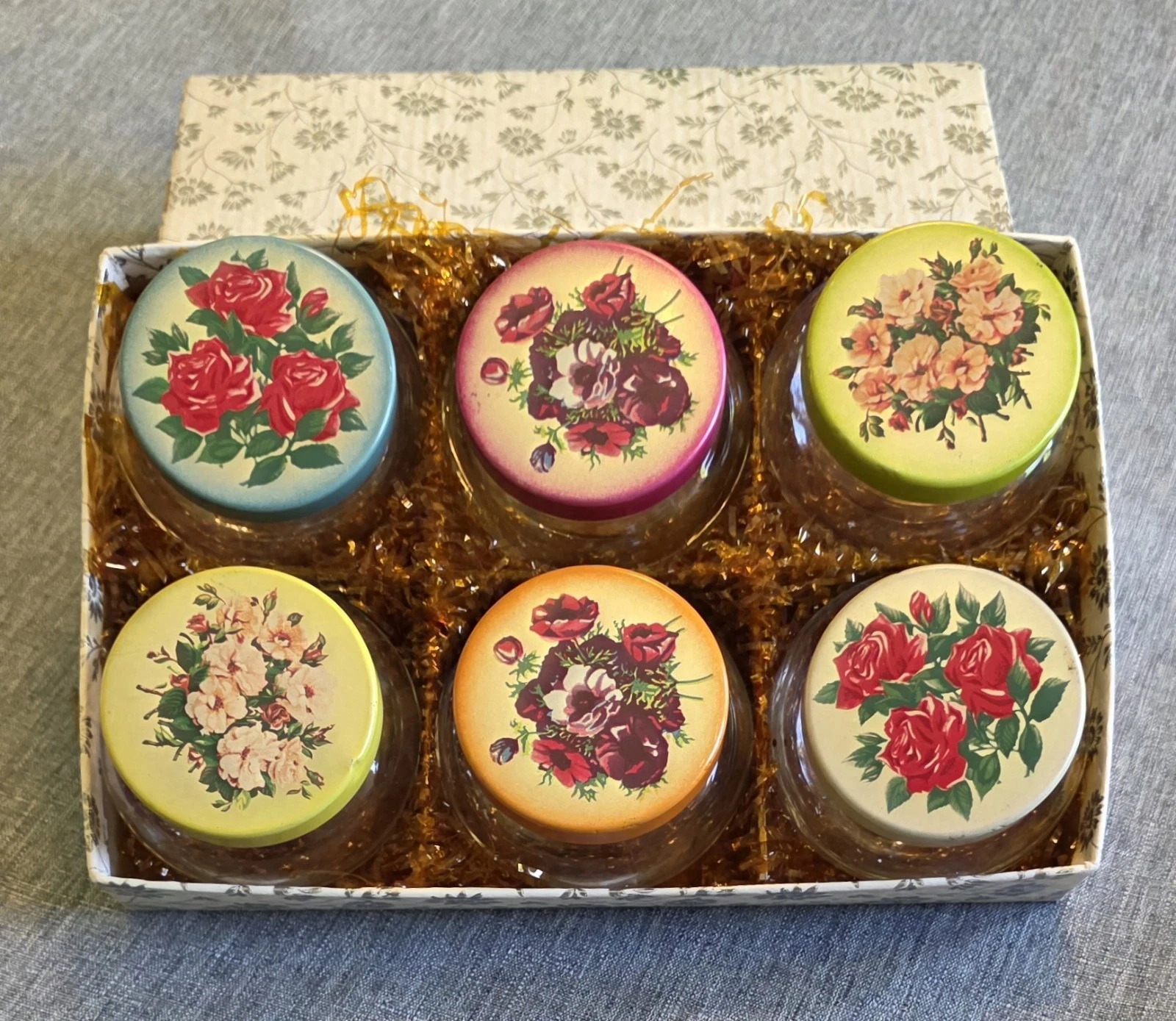 Goodman Bros Glass Jelly Jars Vtg MCM 1950s Set Of 6 W/Metal Floral Lids W/Box
Opens in a new window