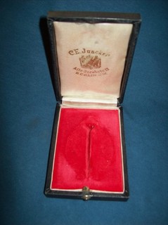 WW1 GERMAN PILOTS BADGE CASE.
