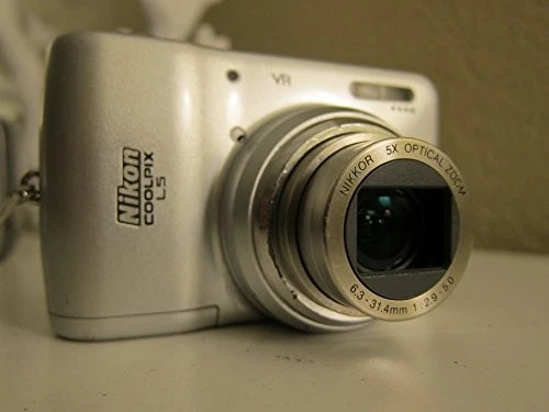 Nikon Coolpix L5 7.2MP Digital Camera with 5x Optical Vibration Reduction Zoom - Image 2 of 4