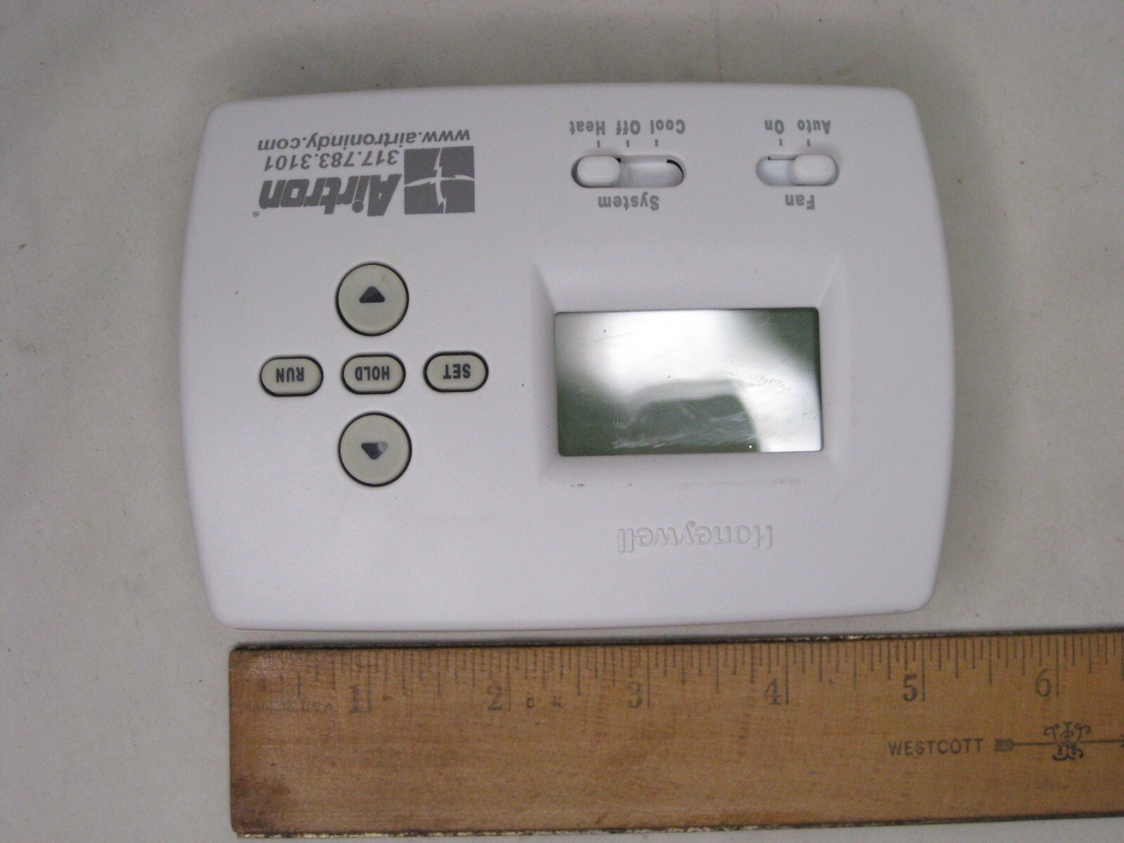 Honeywell TH4110D1007 Airtron Pro 5000 programmable thermostat heating